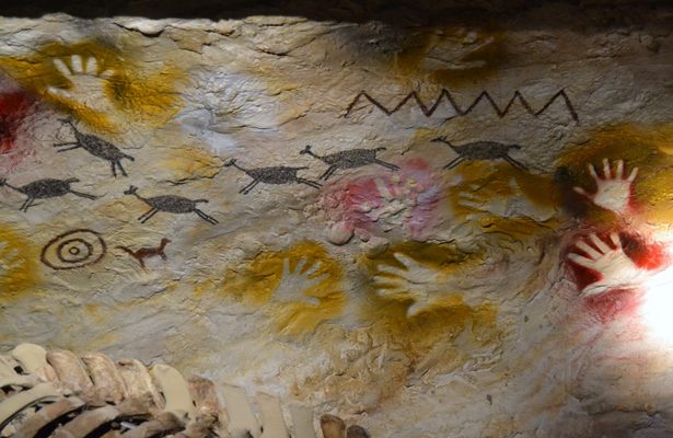 ancient ruins cave paintings Argentina
